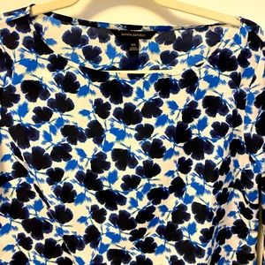 Banana republic sz S blue & white floral blouse